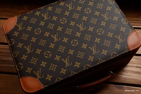 1 O-W AQ0818-158 CASE) AQ0818-158 -LouiV AIR (WITH JORDAN 0228